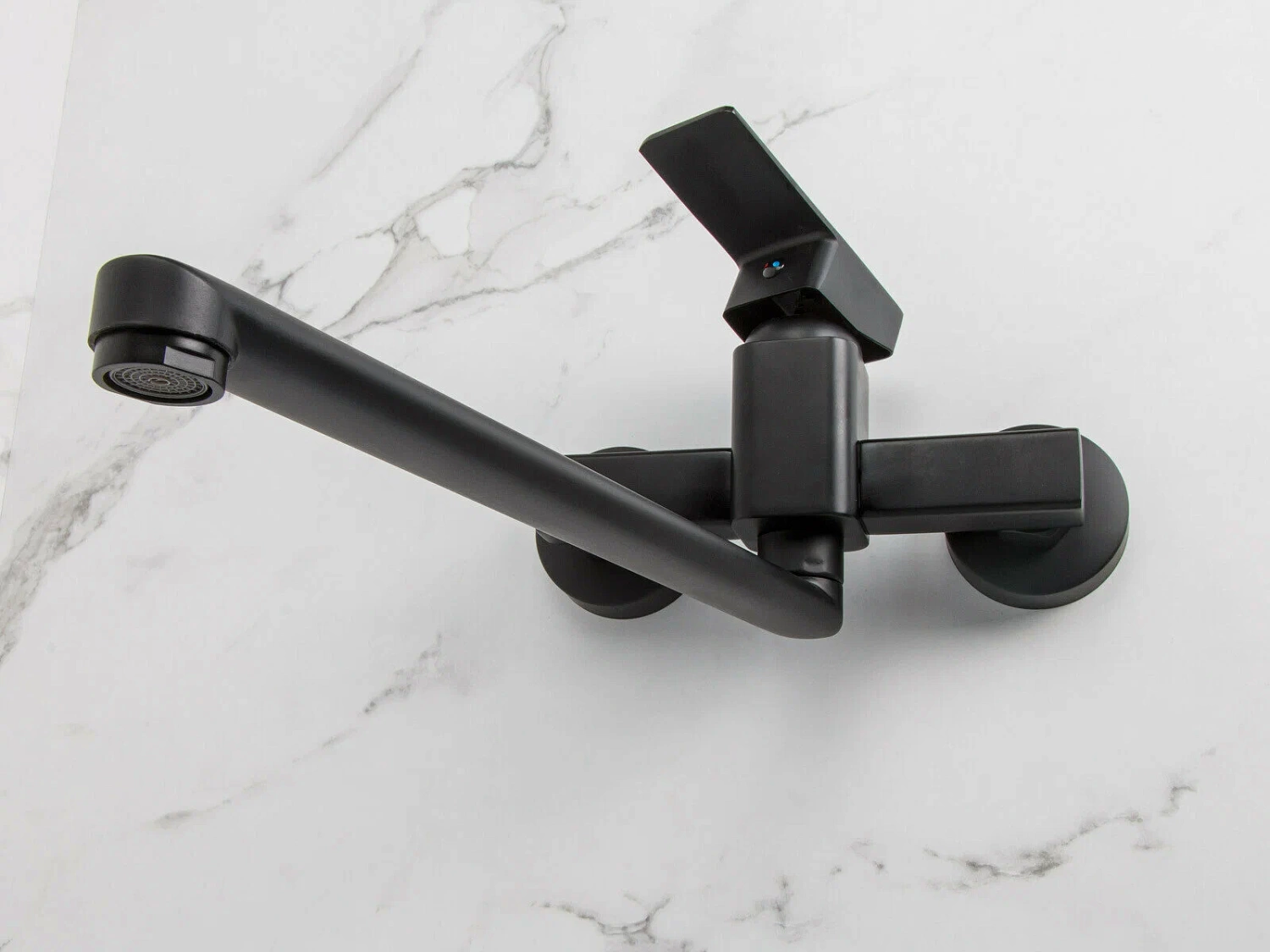 Смеситель для ванны D35-A, серия 210 черный (EC0216BL) / Econoce